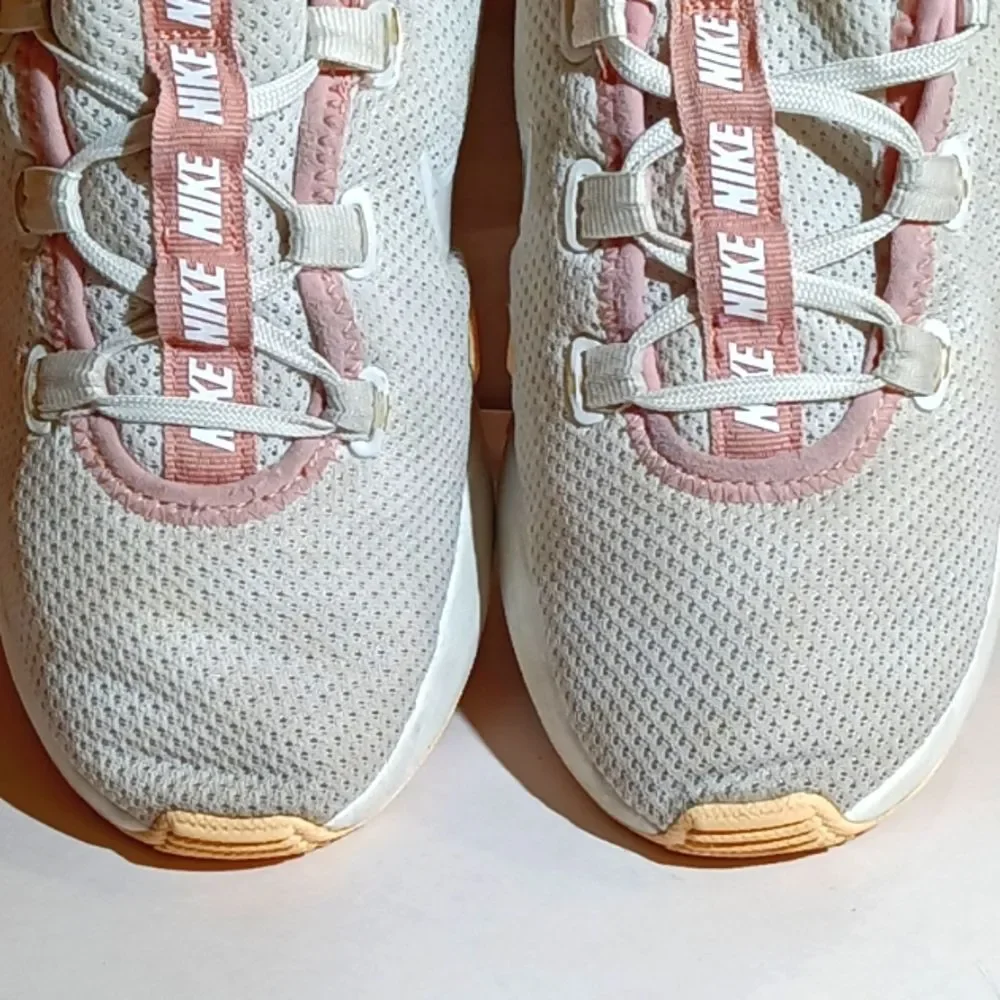 Nike Ashin Modern White Running Shoes Sz 6